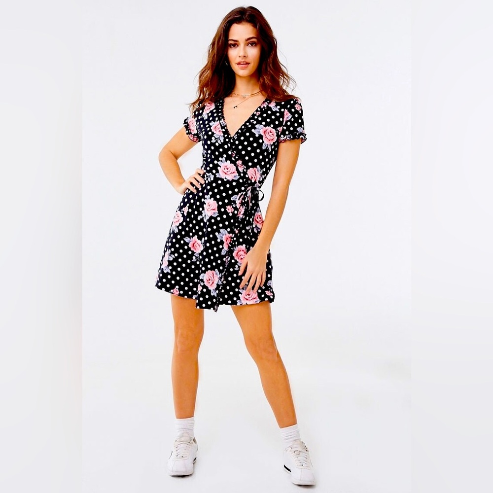 FOREVER 21 PLUS BLACK & PINK FLORAL POLKA DOT PRINTED RUFFLE WRAP DRESS 3X (24)